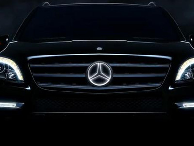 Το αστέρι της Mercedes φωτίζεται!